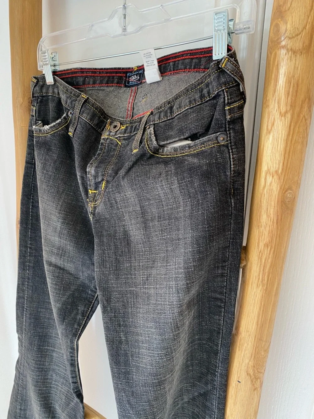 Von Dutch Low Rise Dark Wash Flare Jeans w/ Large Patch on the Back Size 28 Y2K - Picture 8 of 9